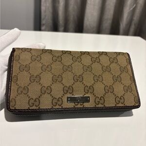 Gucci Beige and Brown Signature Canvas Wallet with Metal Logo Plate